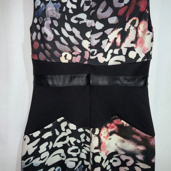 Bebe Sz S scuba dress watercolor print with waist detail - Picture 7 of 8